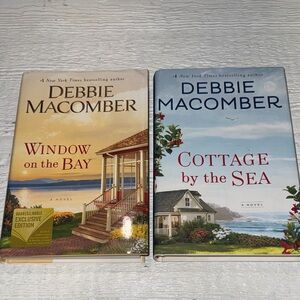 Book Bundle Debbie Macomber “Window On The Bay”and “Cottage By The Sea” NY Best